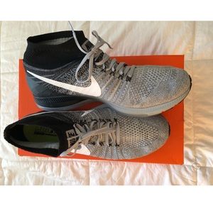 NIKE MEN ZOOM ALL OUT FLYKNIT RUNNING